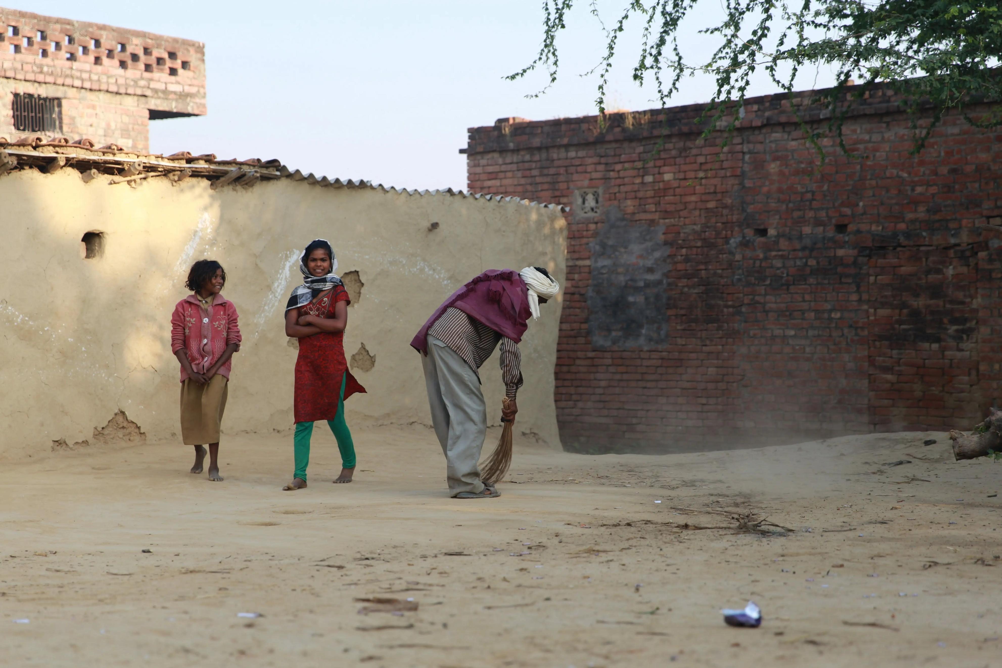 回顾印度姑娘嫁中国3年后回家探亲离开时母亲以后别回来了