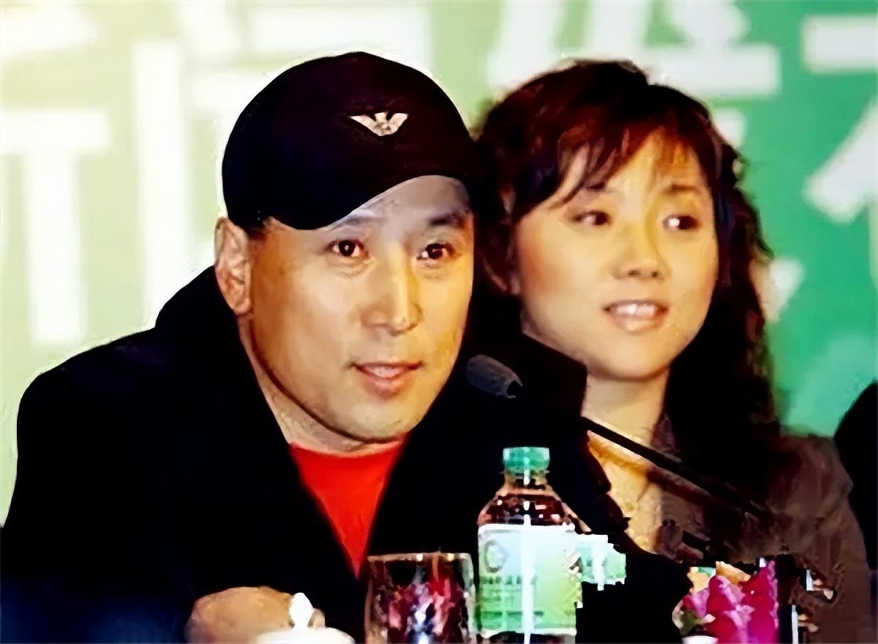 回顾李永波稳坐主教练位置24年今头发花白60岁为儿子奔波