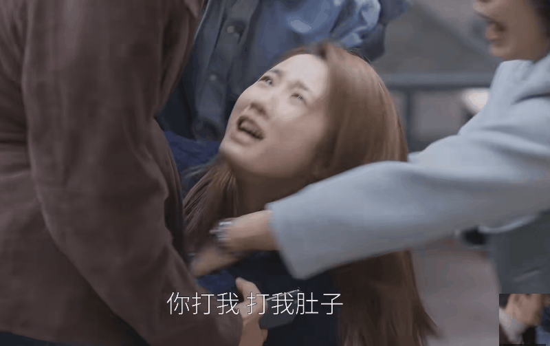 抛开角色不谈,扮演何悯鸿的女演员张慧雯还是挺漂亮的.