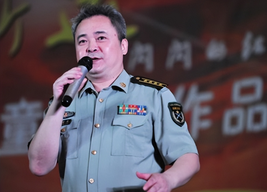 三毛(王龙基饰)第一代的三毛,影片《三毛流浪记》在1949年上映,电影