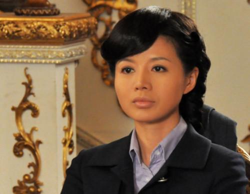 回顾程愫花21年捧红丈夫遭抛弃为儿子不愿再婚今完美逆袭