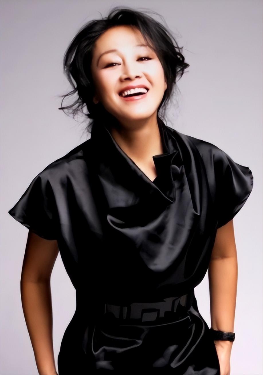 回顾著名演员王姬不图名不图利只求自己能比儿子多活一天