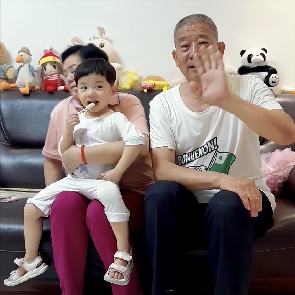 00——【·如今现状·】——03如今4年过去,天赐的开销大都来源于