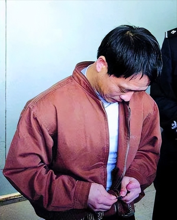 2004年贵州九指狂魔张仕强强奸杀人抢劫执行死刑时为何被直播