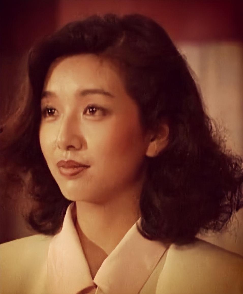 江珊调戏小十岁男星两段感情仨男人如今的她证实巩俐没说错