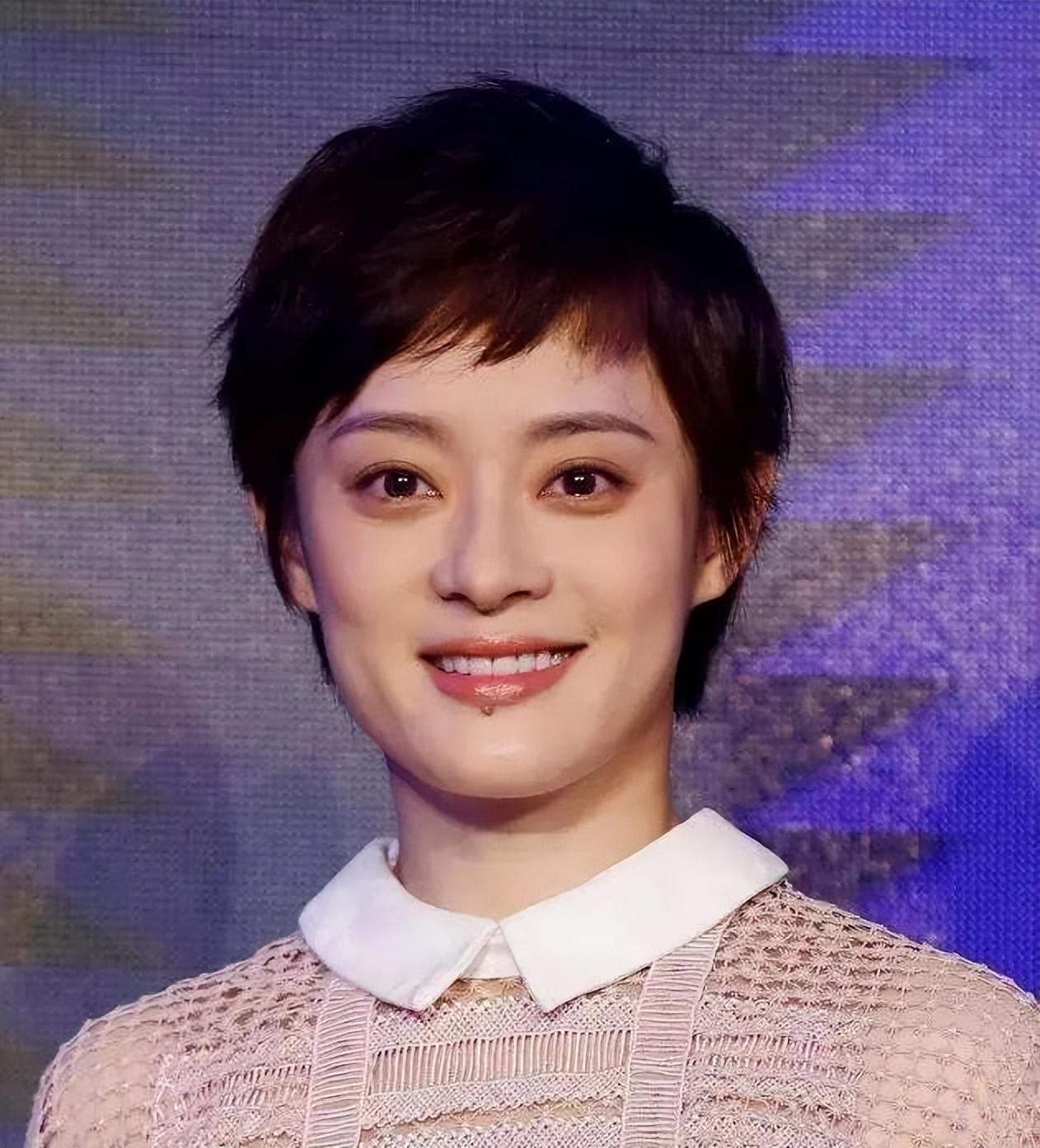 回顾这七位痣美人李建群柔情似水沈傲君楚楚动人