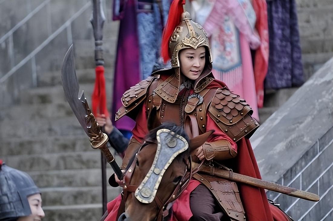 回顾上战场还浓妆艳抹让这四位女星告诉你什么叫做女将军形象