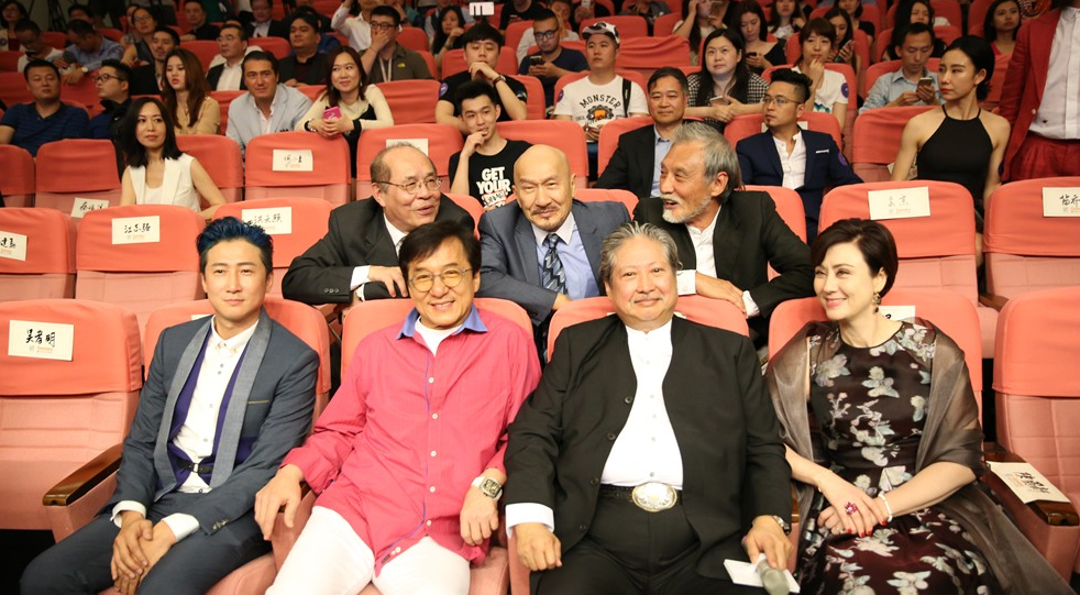 回顾71岁的洪金宝如果从商当年的财力可能是李嘉诚现在的一半