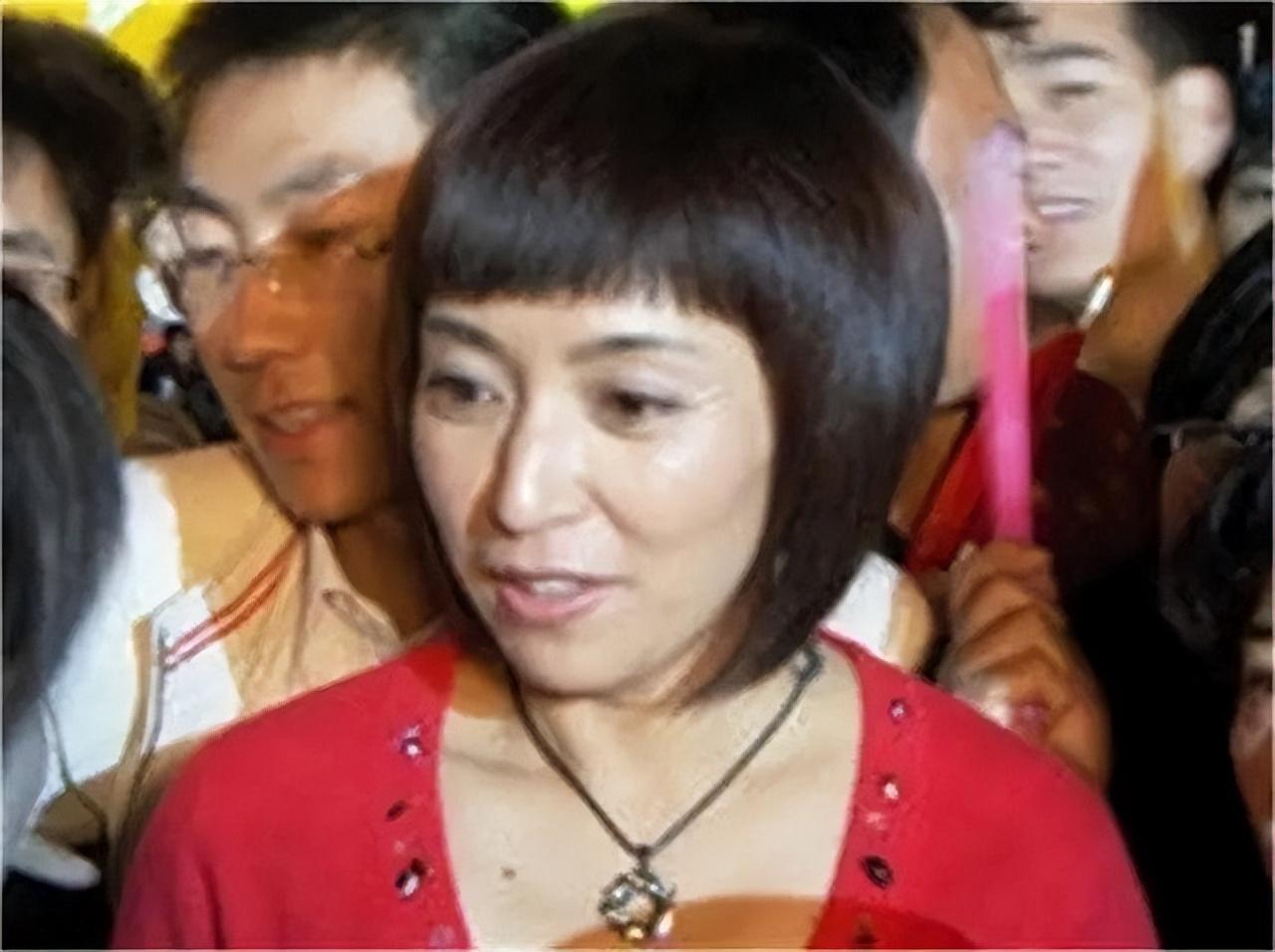 回顾翟志刚的爱人张淑静长相清秀招人喜欢婚后却主动提出离婚