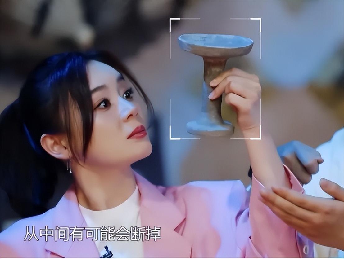 但是观众对于正捧的袁姗姗却非常的不看好,最重要的原因就是,对她的