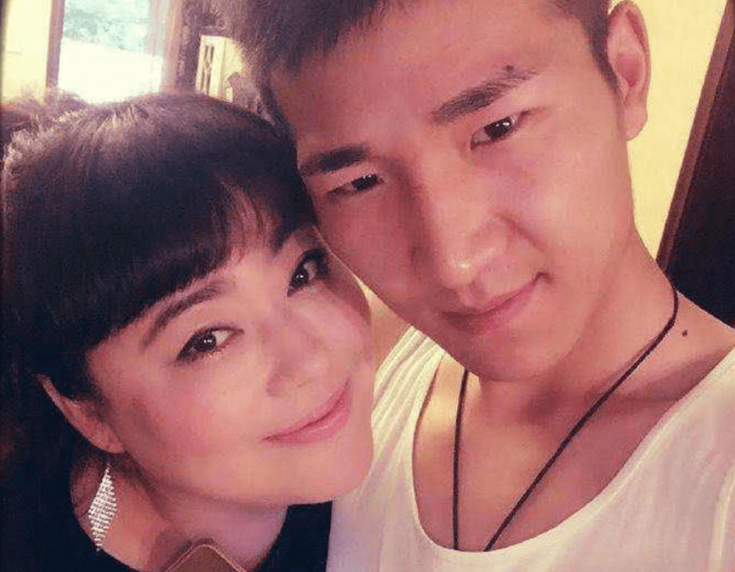 李菁菁三婚嫁小22岁男友被500位导演封杀如今苦尽甘来