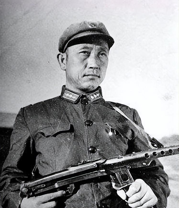 他们分别是副政委林凤云和副师长赵连玉,而赵连玉的牺牲最为可惜,他没