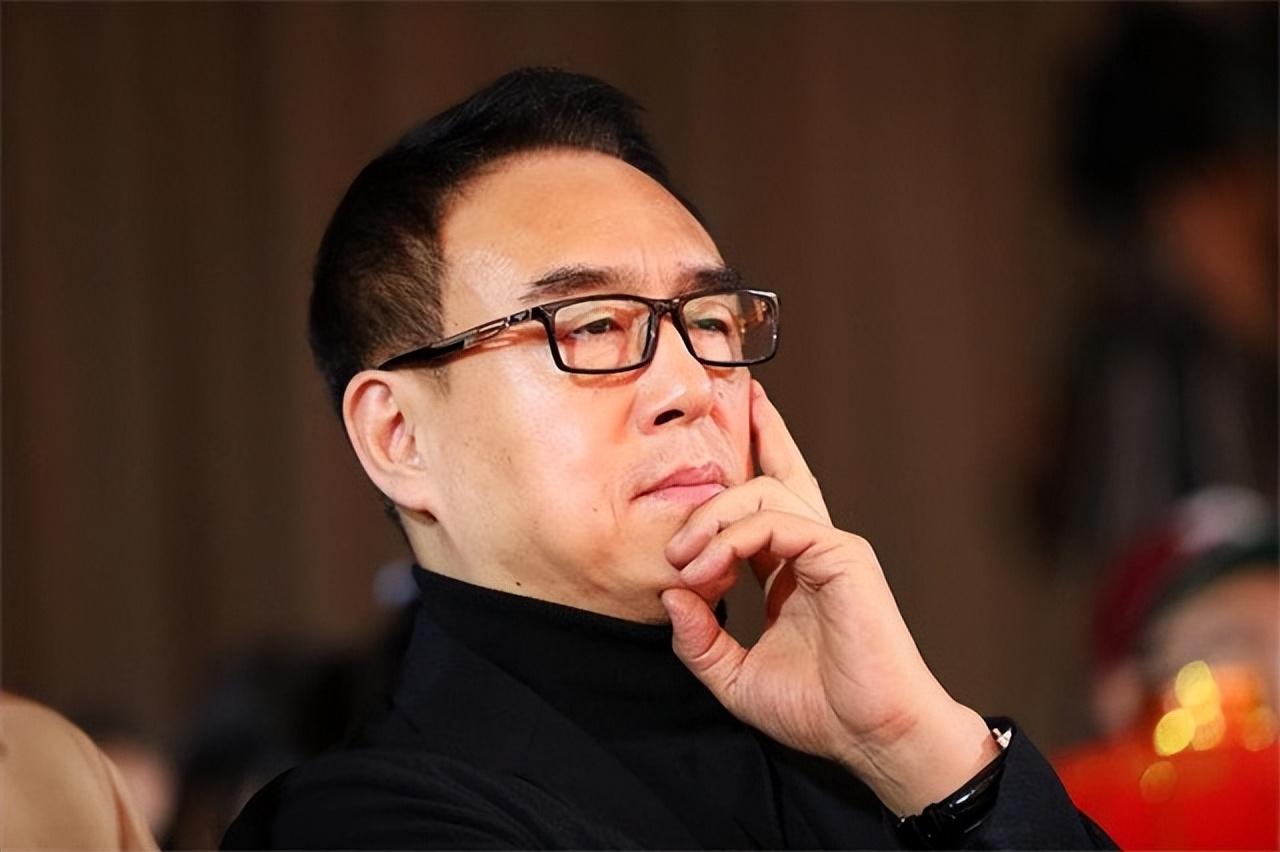 回顾郎昆春晚总导演出轨舞蹈演员52岁患脑瘤抛弃瘫痪小三