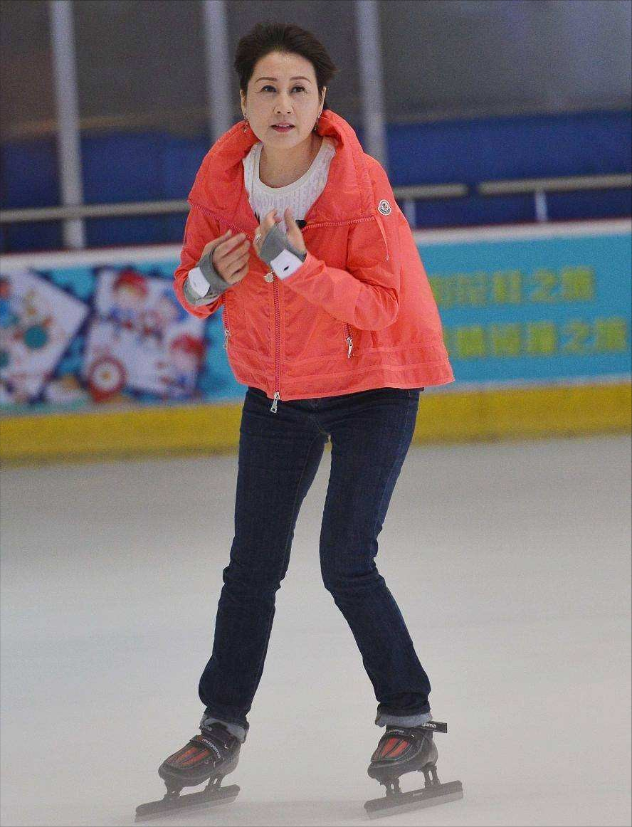 回顾事业巅峰时嫁人将作家丈夫培养成亿万富豪慧芳有多贤惠