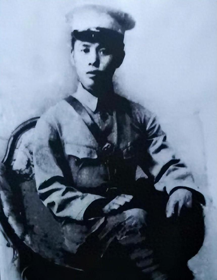 李逸民原名叶书,老家在浙江省龙泉县李登村,是丽水市唯一一位开国少将