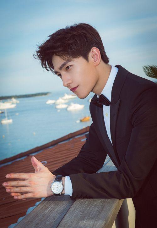 回顾这9位男明星的长相真的长到了中国人的心里帅气又不失儒雅