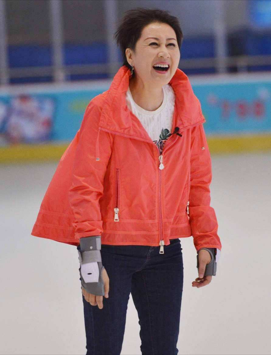 回顾事业巅峰时嫁人将作家丈夫培养成亿万富豪慧芳有多贤惠