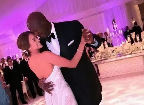 乔丹44岁老婆伊薇:颜值身材简直太惊艳