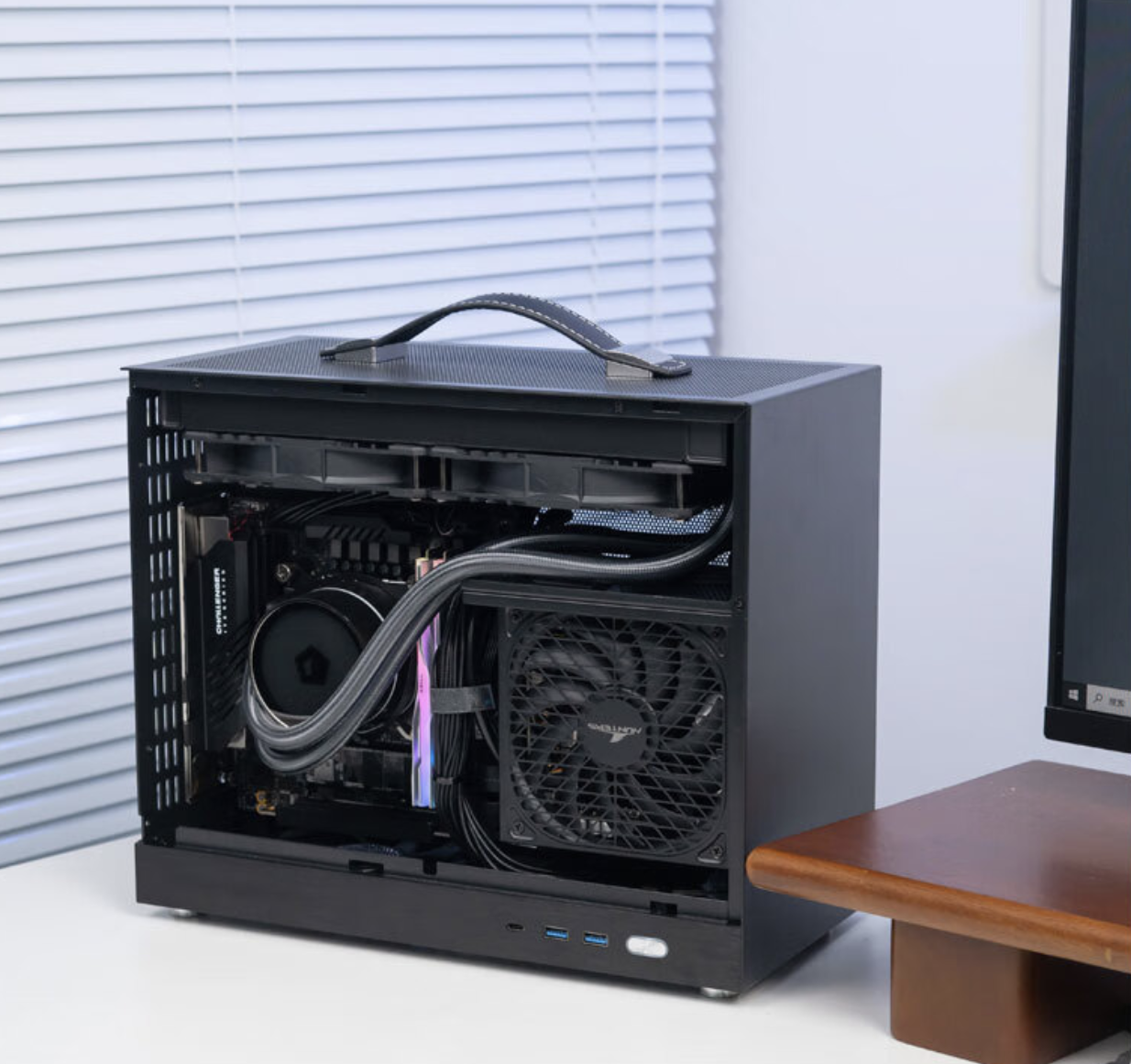 新品简讯:七彩虹首款迷你主机cmhn01/闪鳞s500v2机箱来了