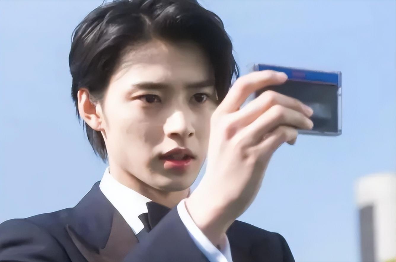 菅田将晖久违现身结婚两年来略显成熟是否经历了沧桑