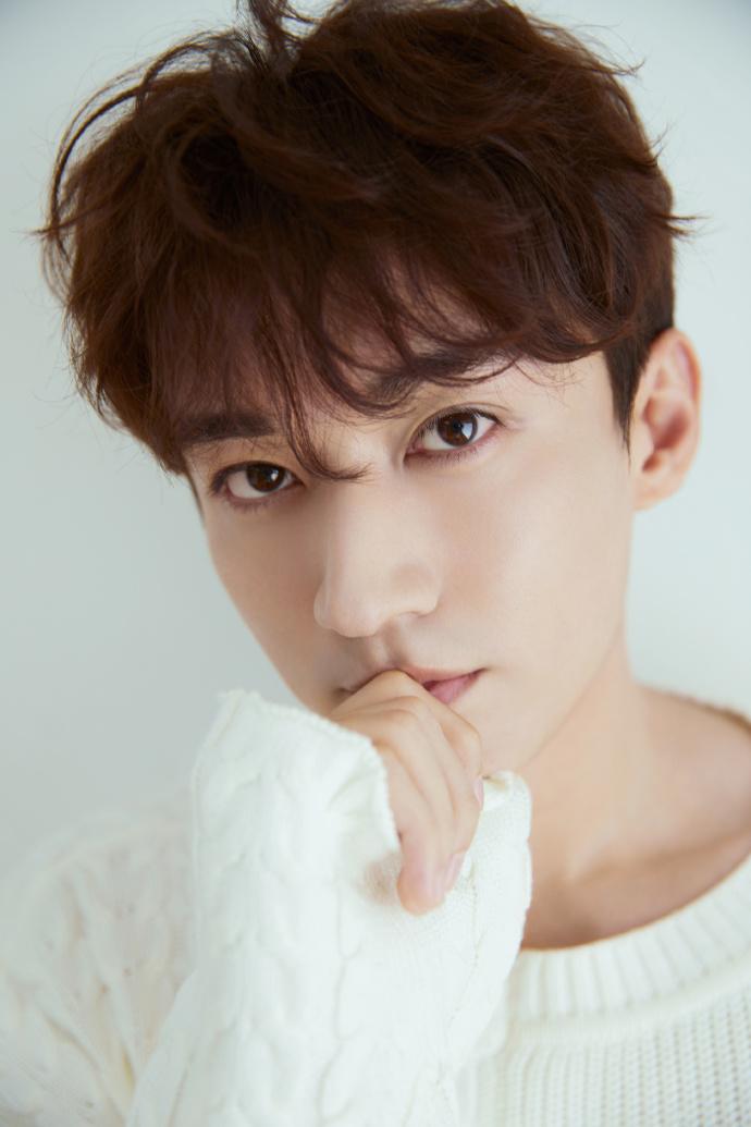 在《青云志》和《少年歌行》中,刘学义饰演的角色虽然只是男配,但他的