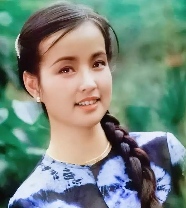 回顾整容害惨了这6大女星明明貌美如花如今成笑容僵硬的怪人