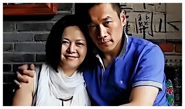 武松丁海峰娶大他2岁的初恋妻子患癌后放弃事业精心照顾