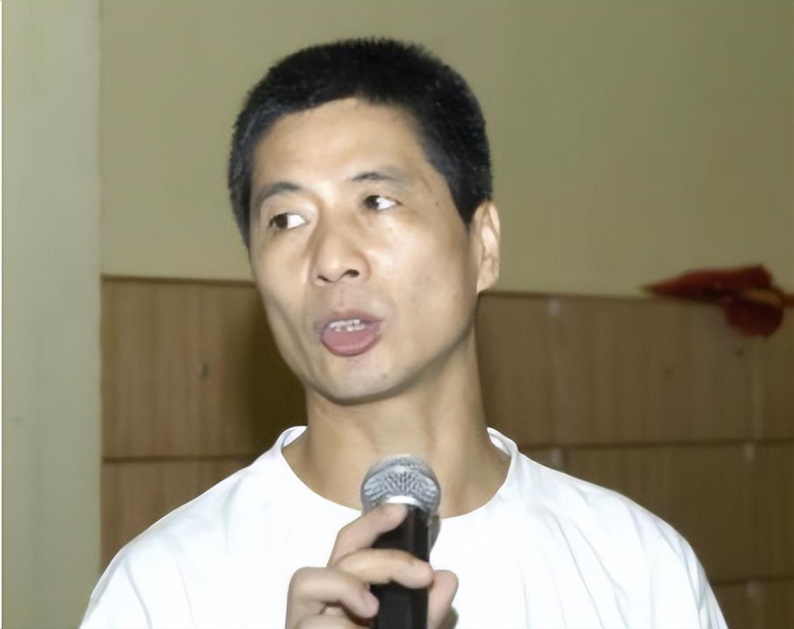 羽坛三剑客熊国宝为吃饱饭打羽毛球离婚又再婚现状如何