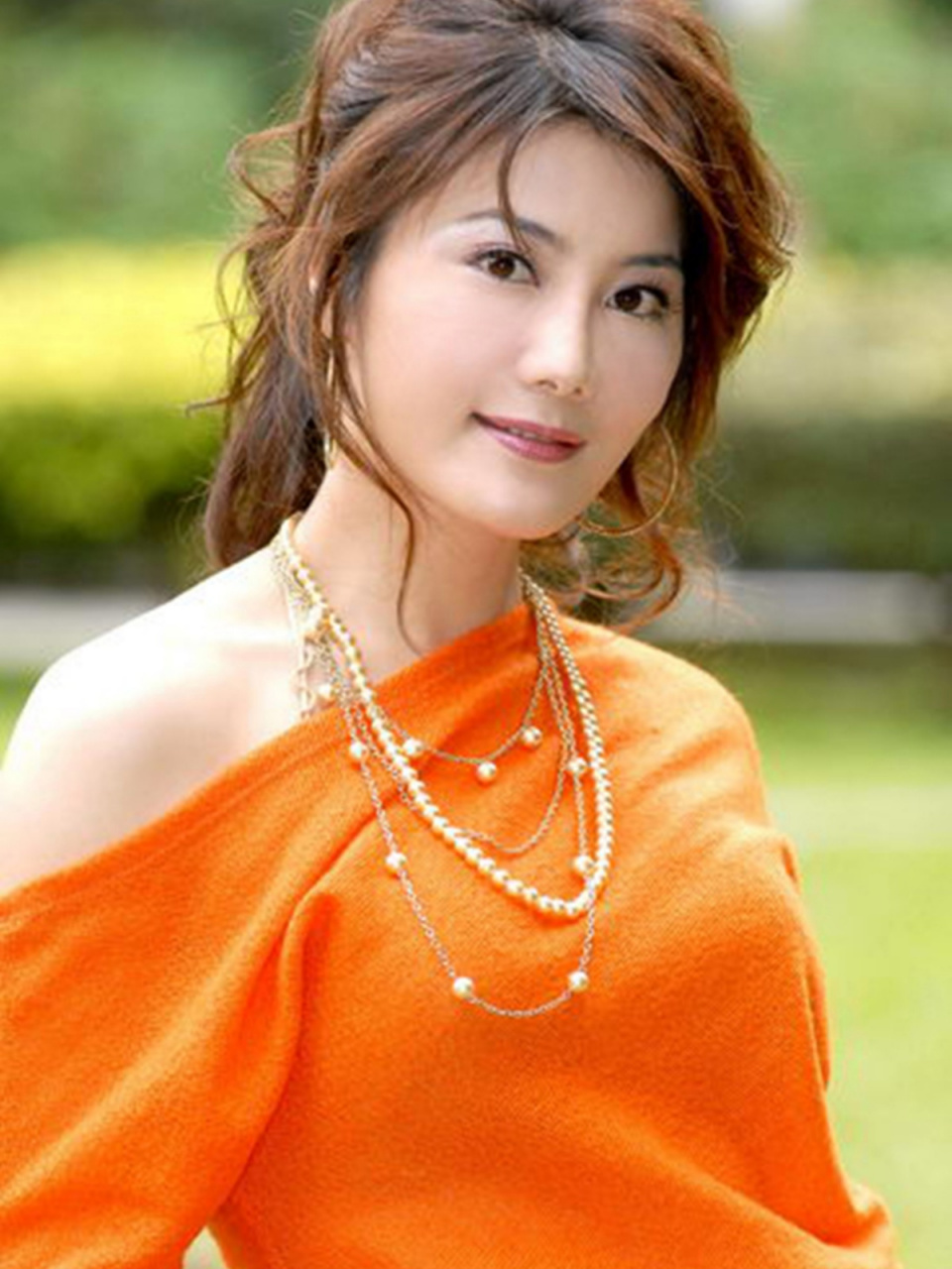 出身江湖世家,拥有出水芙蓉般的清丽和桃花般的娇艳.#杨丽菁# #历史