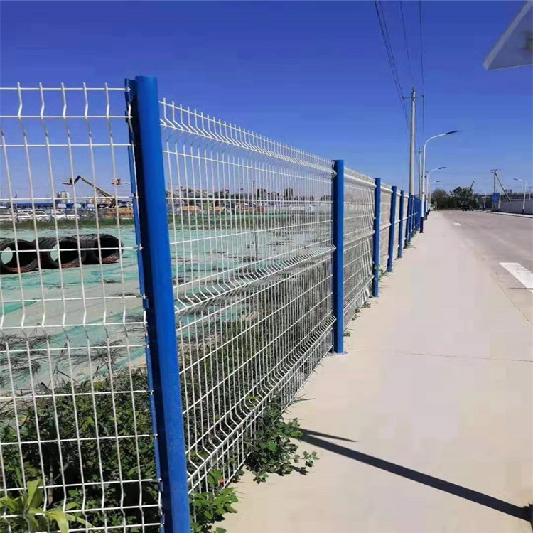 小区工地桃型柱护栏网 公路果园护栏网 桃形立柱围网