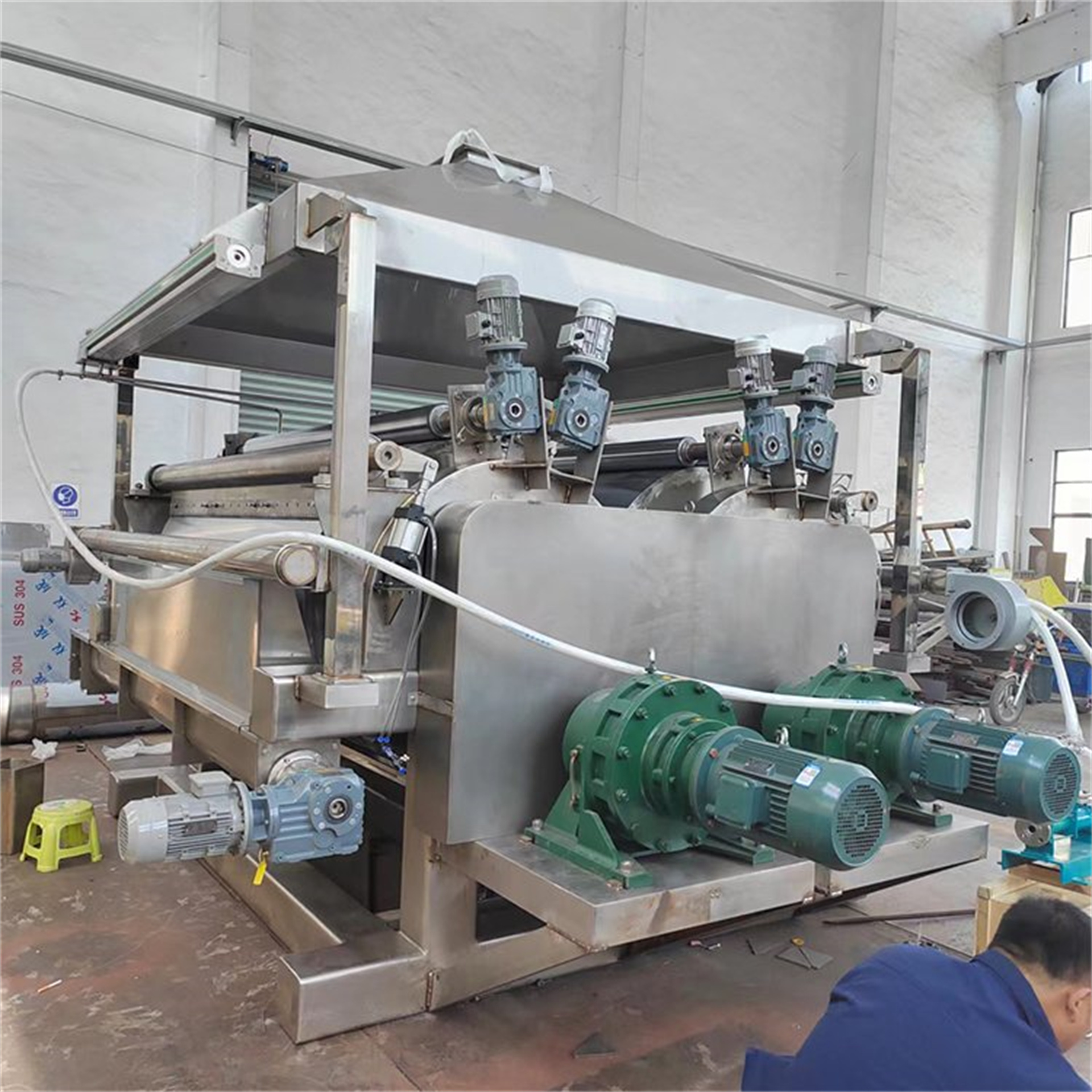 高盐母液废水滚筒刮板干燥机处理,杂盐母液刮板干燥装置