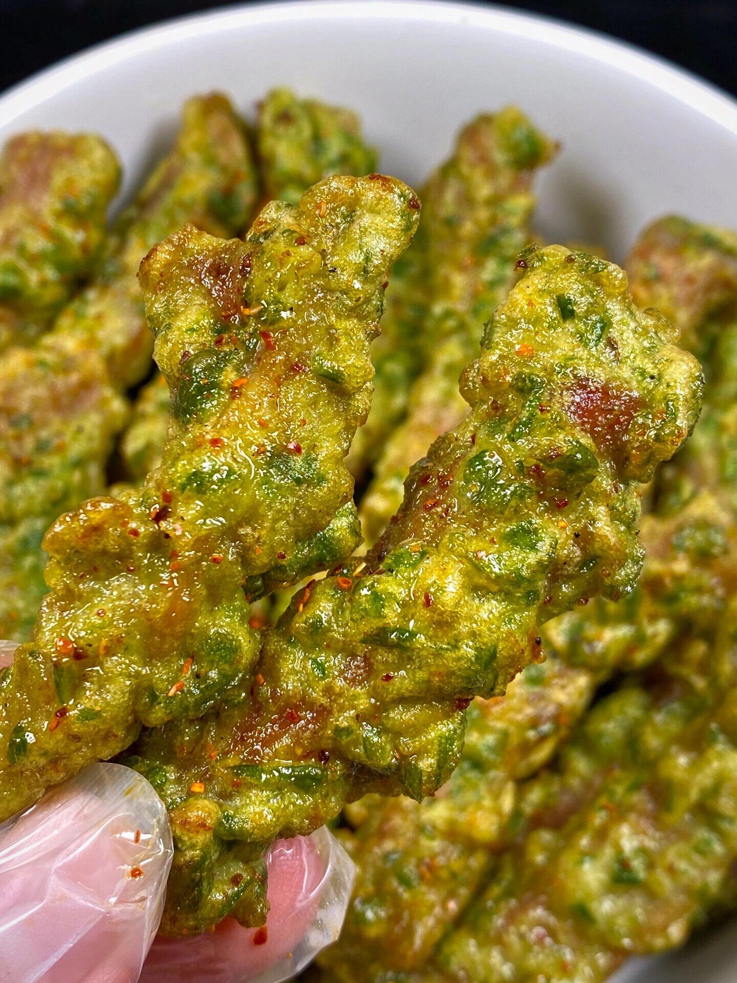 香酥美味的葱香小酥肉这样做真的香迷糊了!