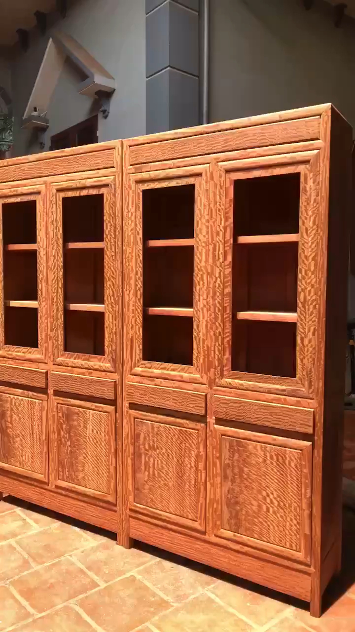 缅甸花梨大果紫檀水波纹独板书柜,榫卯结构