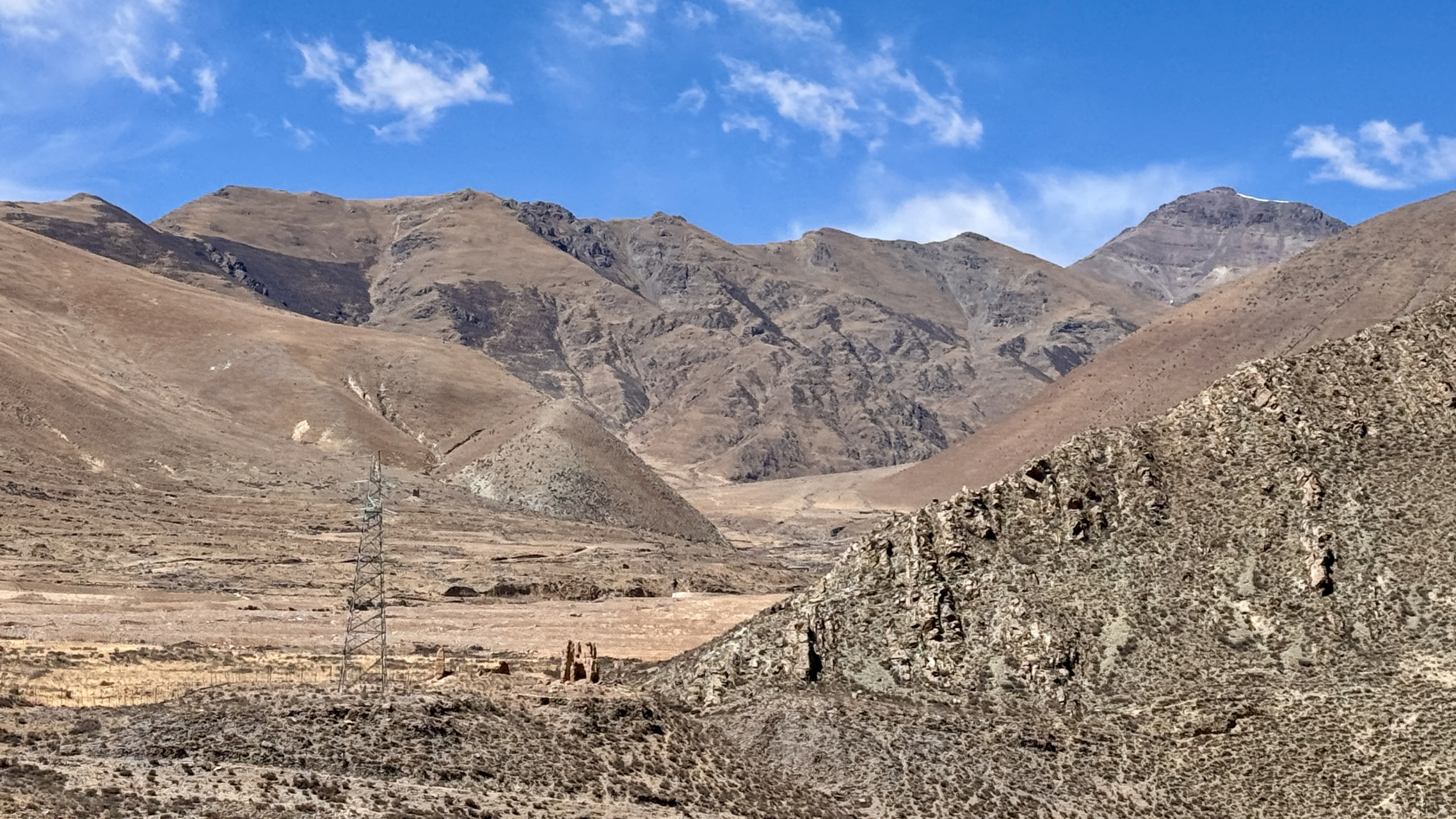 z164/166次列车是运行于上海至拉萨之间的一趟著名绿皮火车,以其沿线