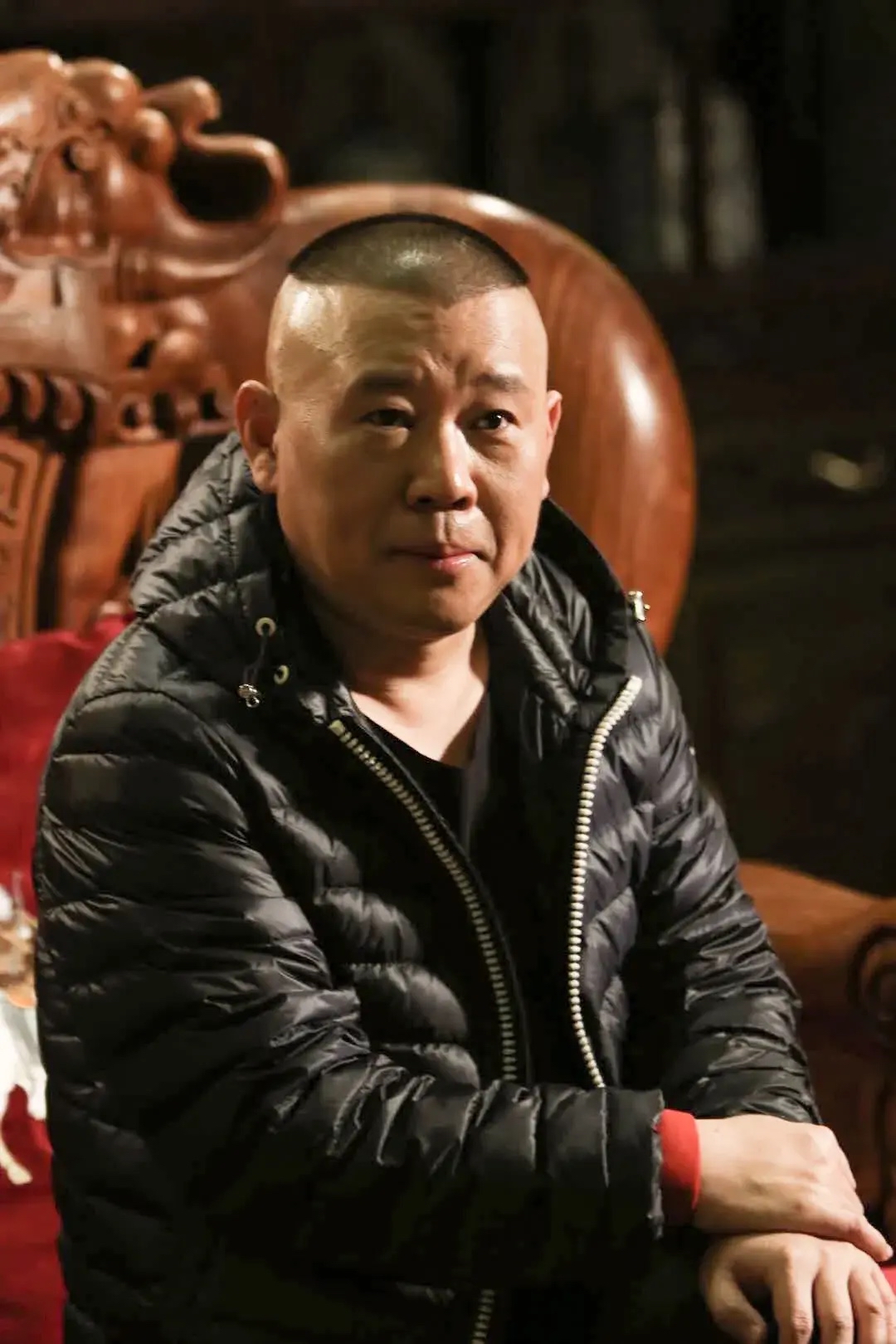 相声演员,于谦说,郭德纲平常不喝酒,喝起一次就要命,有一次我说我外地