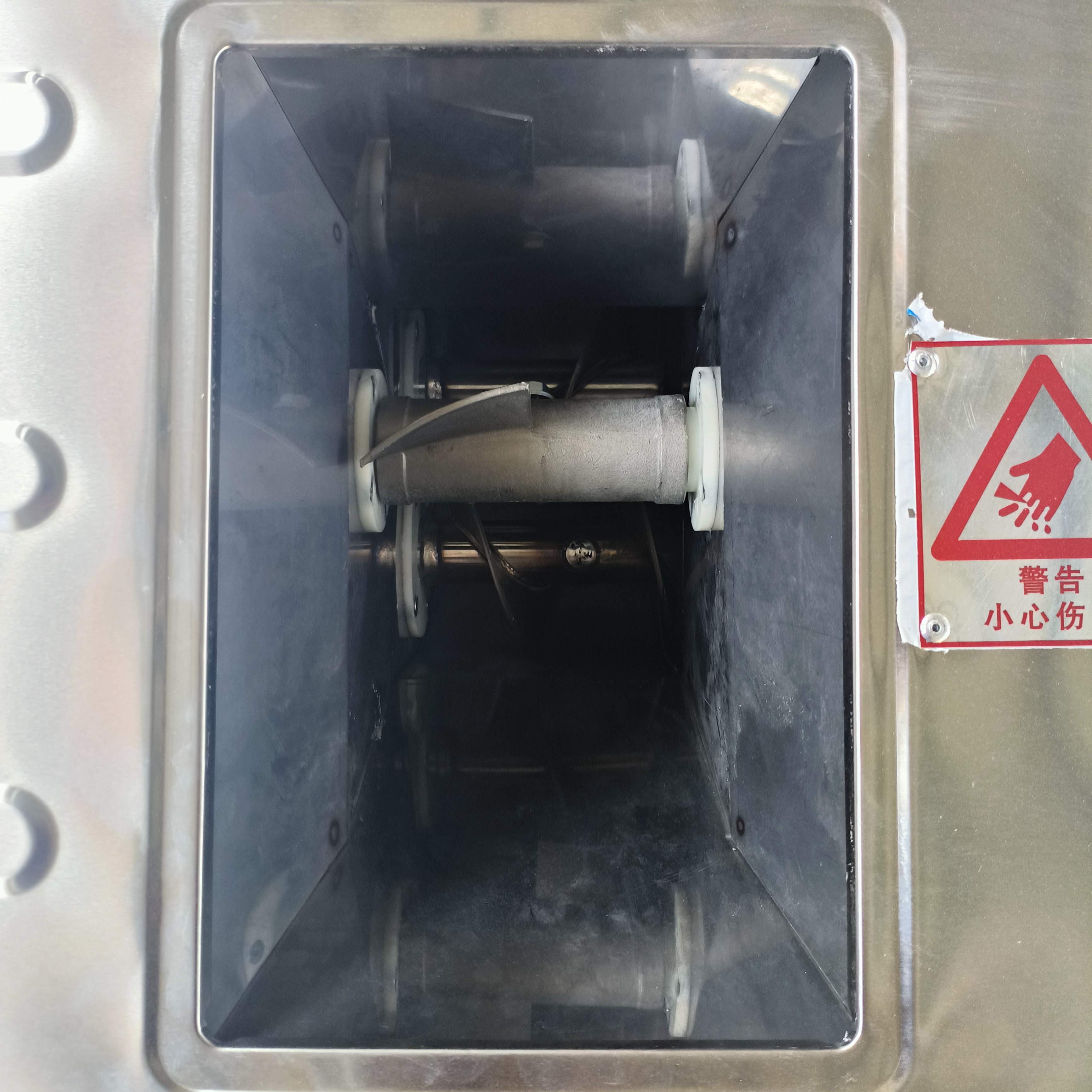 圆馒头机,一个小时加工3600个馒头,是馒头加工的好帮手.#圆馒头机