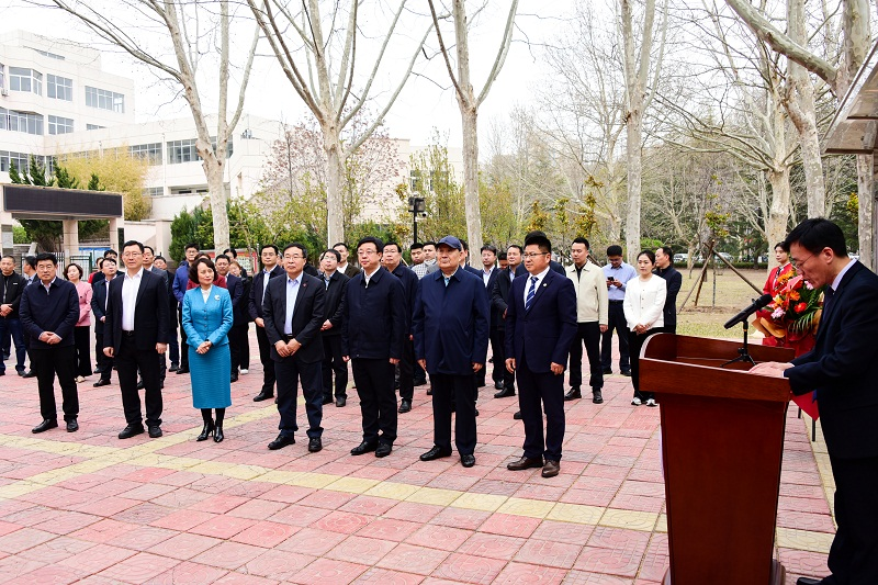 潍坊企业家学院在潍坊学院成立