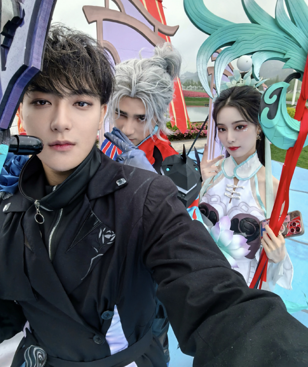 徐艺洋和黄子韬合照冲上热搜第一,还以为他们公开恋情了,没想到是节目