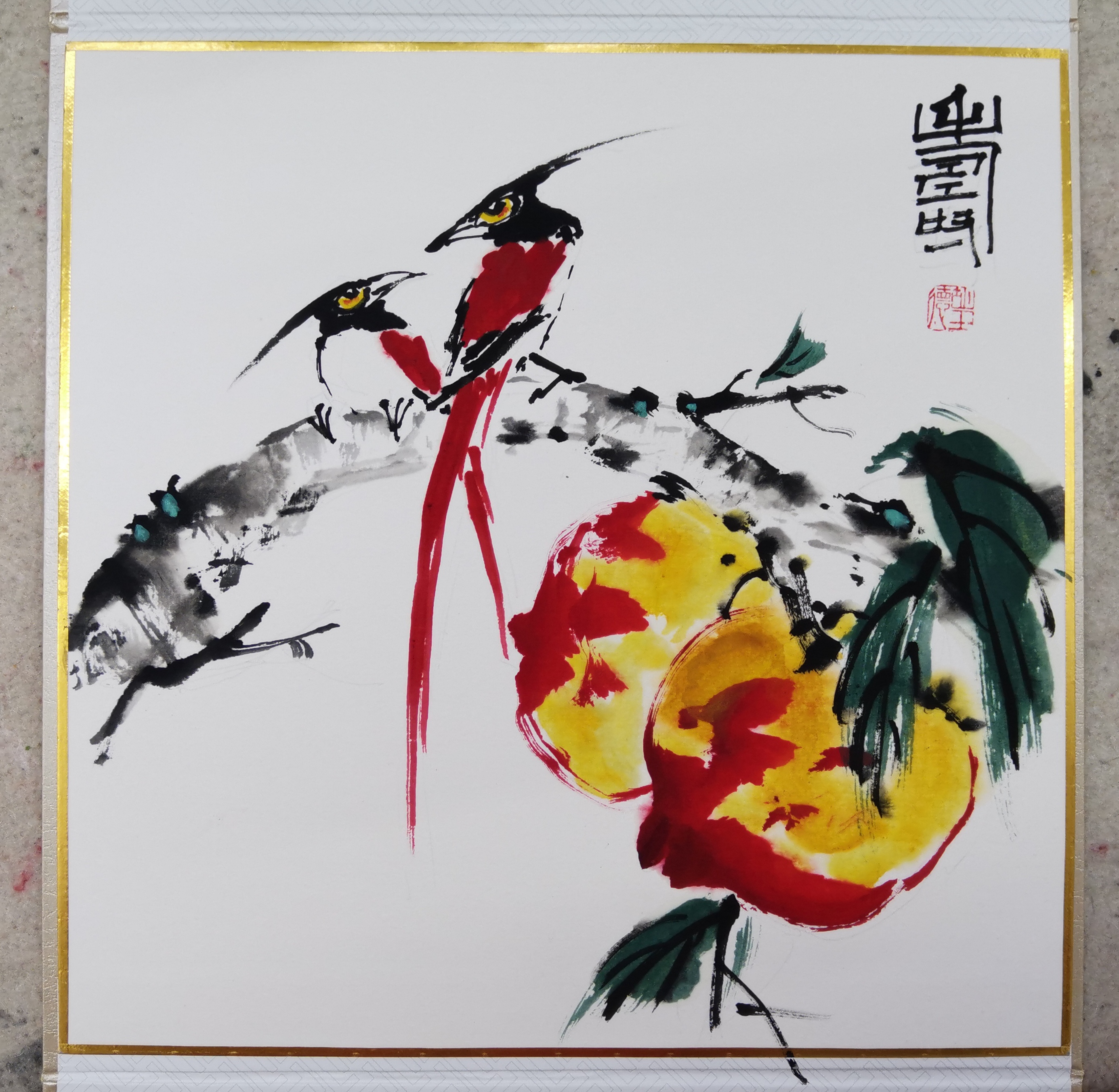 绶带鸟与竹子梅花及寿桃组合国画