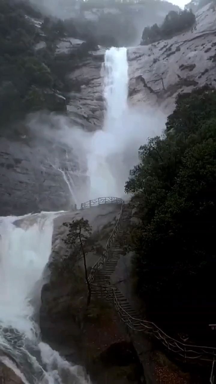 黄山九龙瀑风景区图片