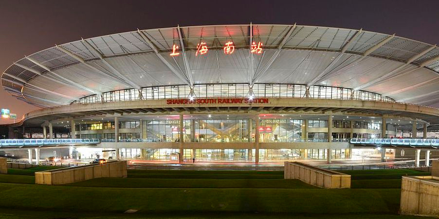 上海南站回应旅客冲卡事件:增设标识标牌,引导旅客文明过安检!