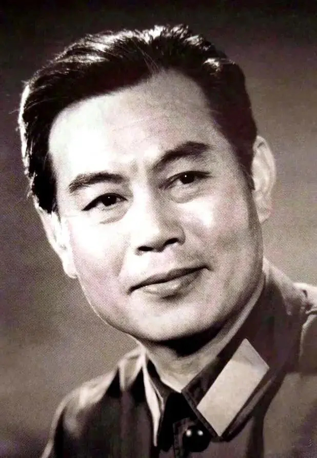 年代就开始演艺生涯,1976年时张勇手最漂亮的照片电影演员张勇手身高
