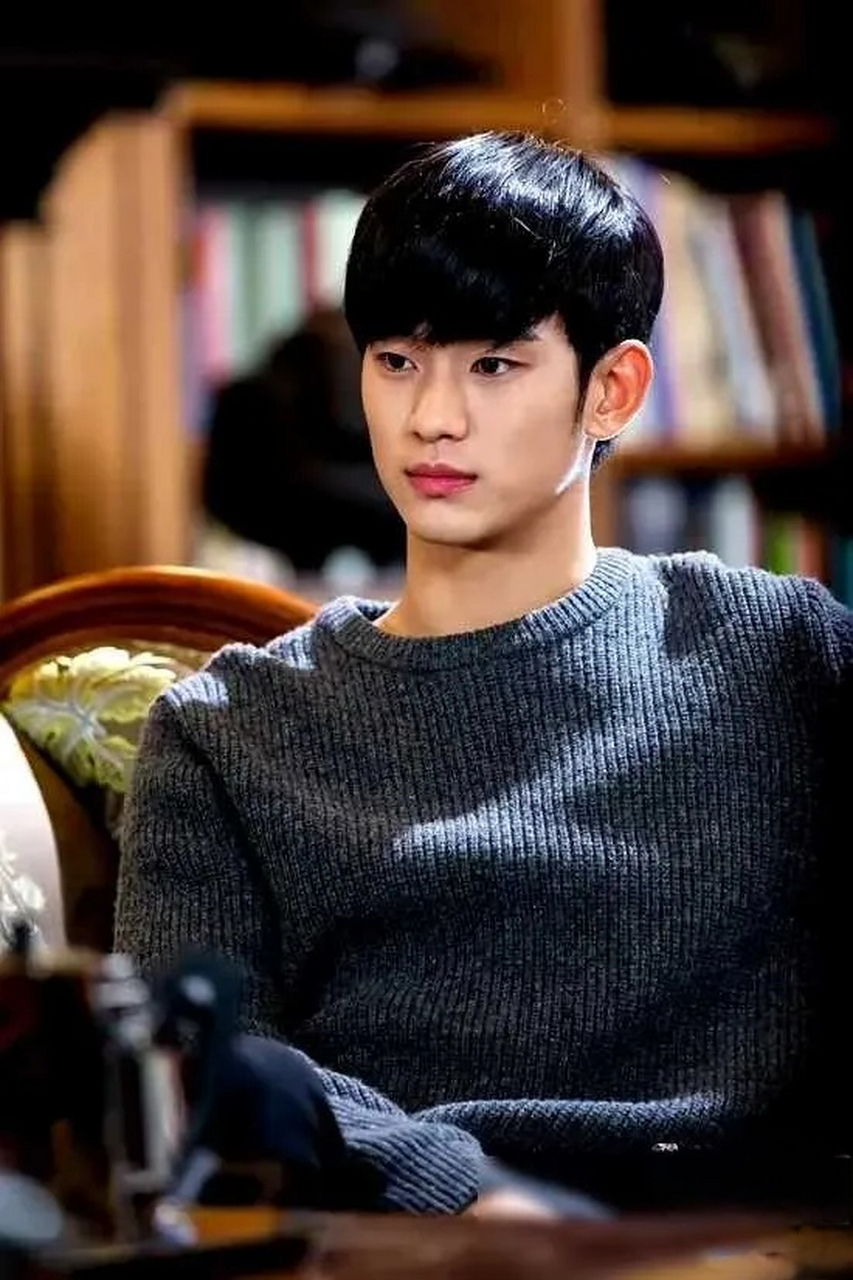 我认为韩剧男主角是最擅长欺骗的,他们完全依赖人设和滤镜营造出帅气