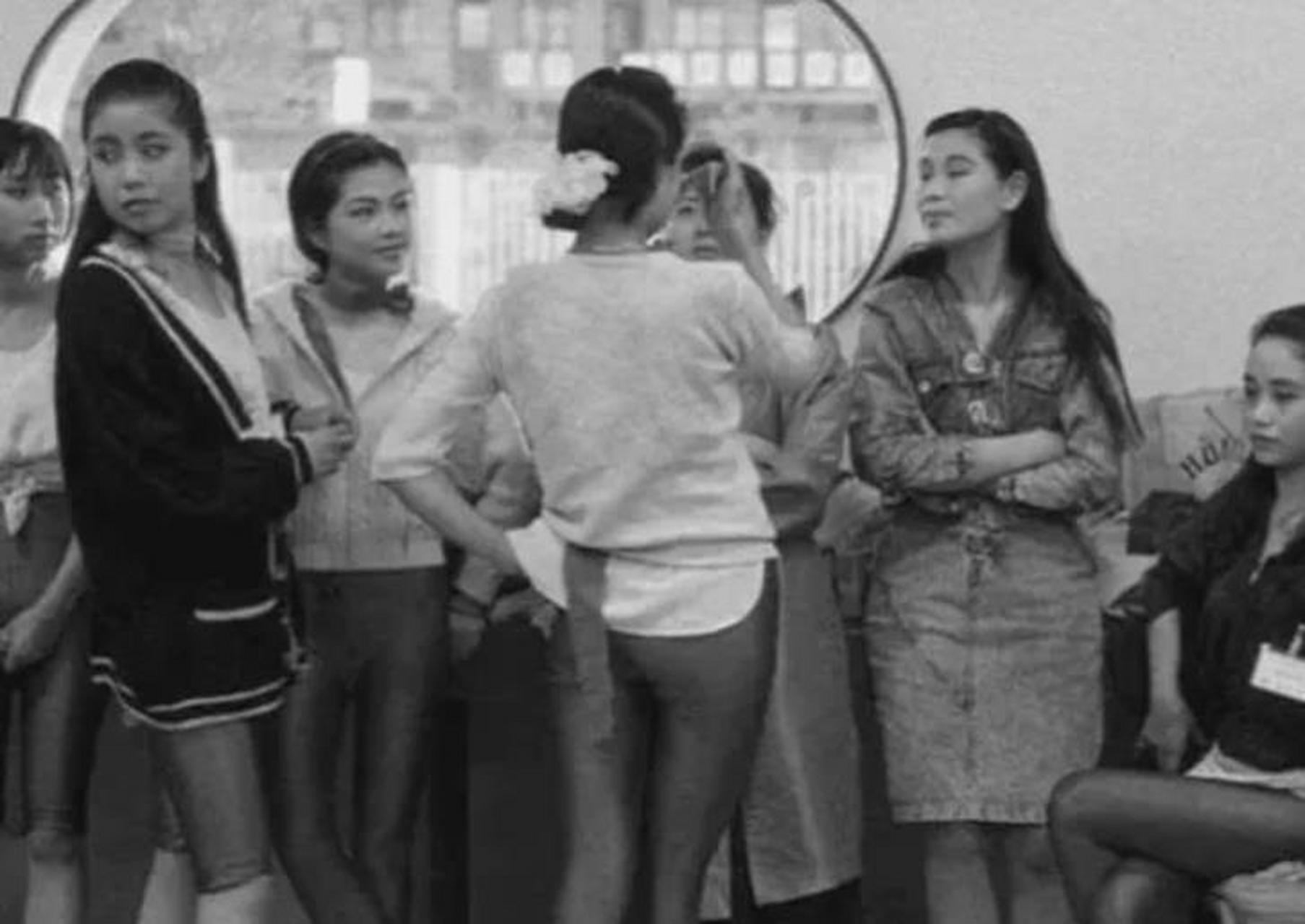 80年代西安才女马燕秦因活力四溢的社交生活引发"马燕秦事件",涉及"