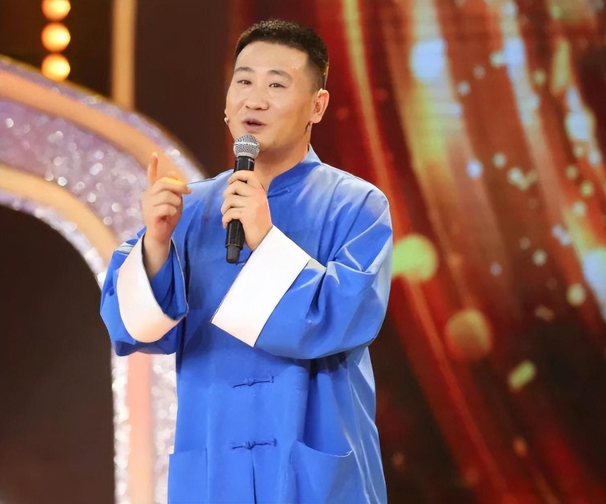 王金凤的老公同样是她的二人转搭档,赵本山的徒弟宋冠澎,剧中出演高