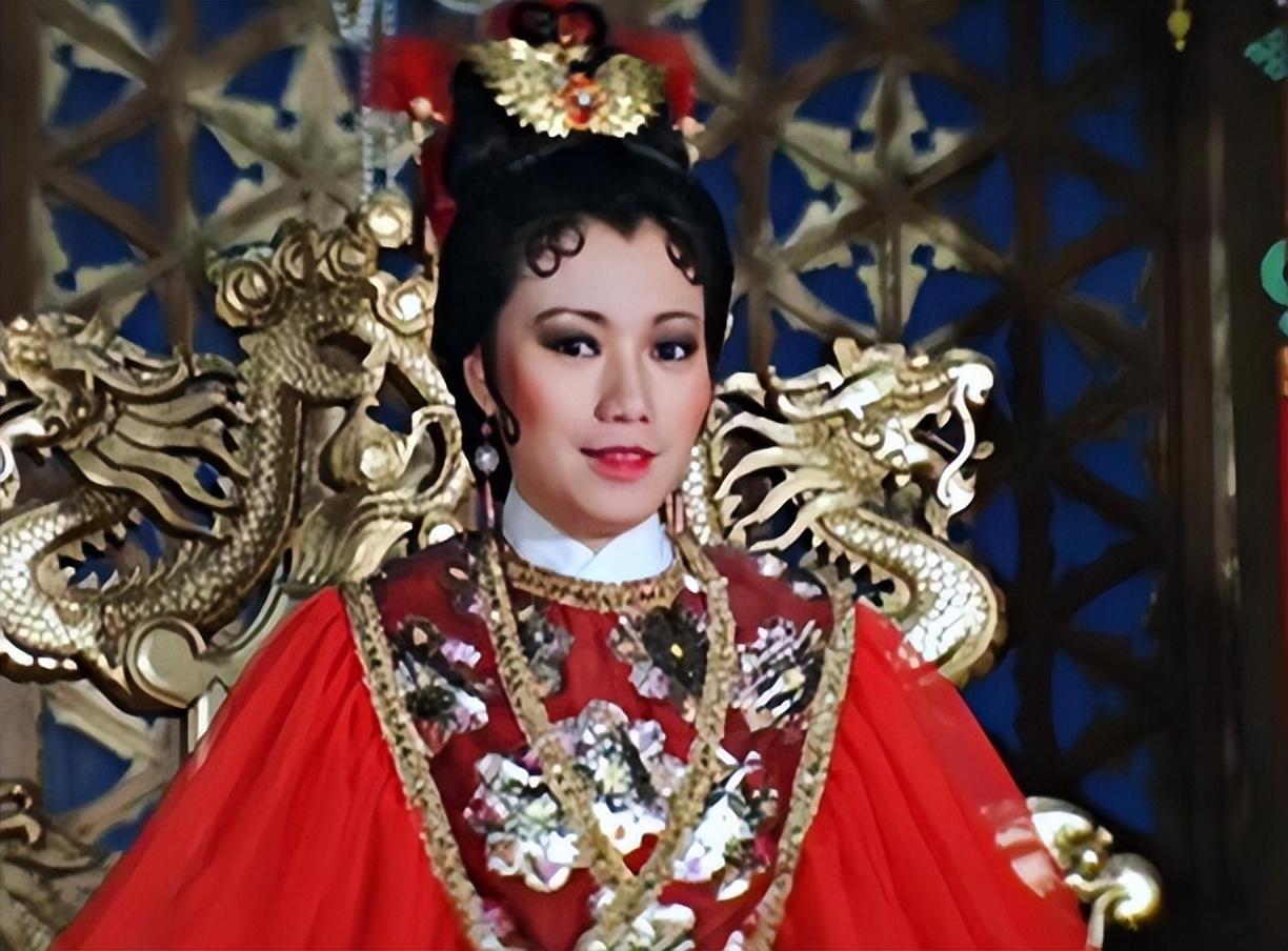 随着年龄的增长,程可为多选择一些"妈妈"类角色,给谢天华,马浚伟,陈豪