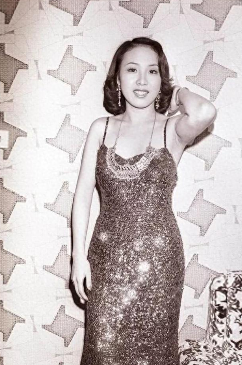 费贞绫奢靡难填的欲望巨坑