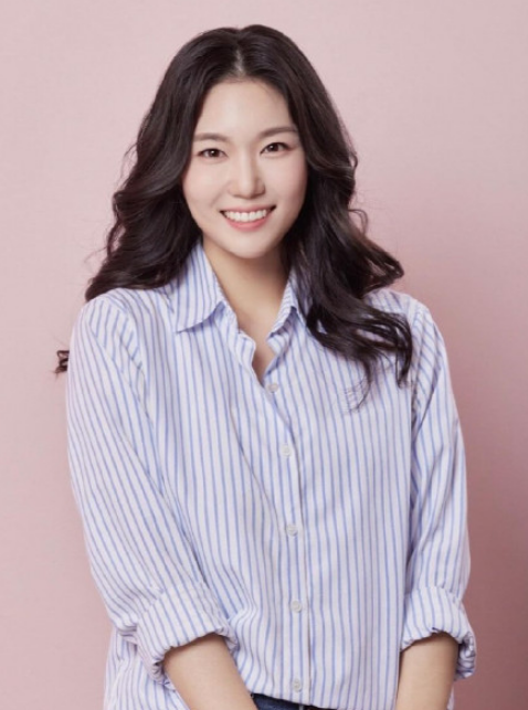 作为演员,朴秀莲的影视作品很少,出演过《我们的日子》《寻找金钟旭》