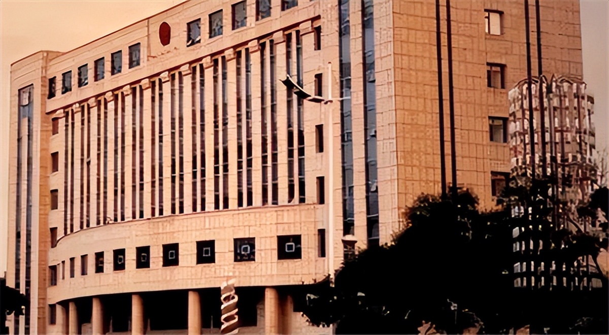 故事:黑道检察官蒋英库:8年杀了26人,尸体全被他丢进焚化炉