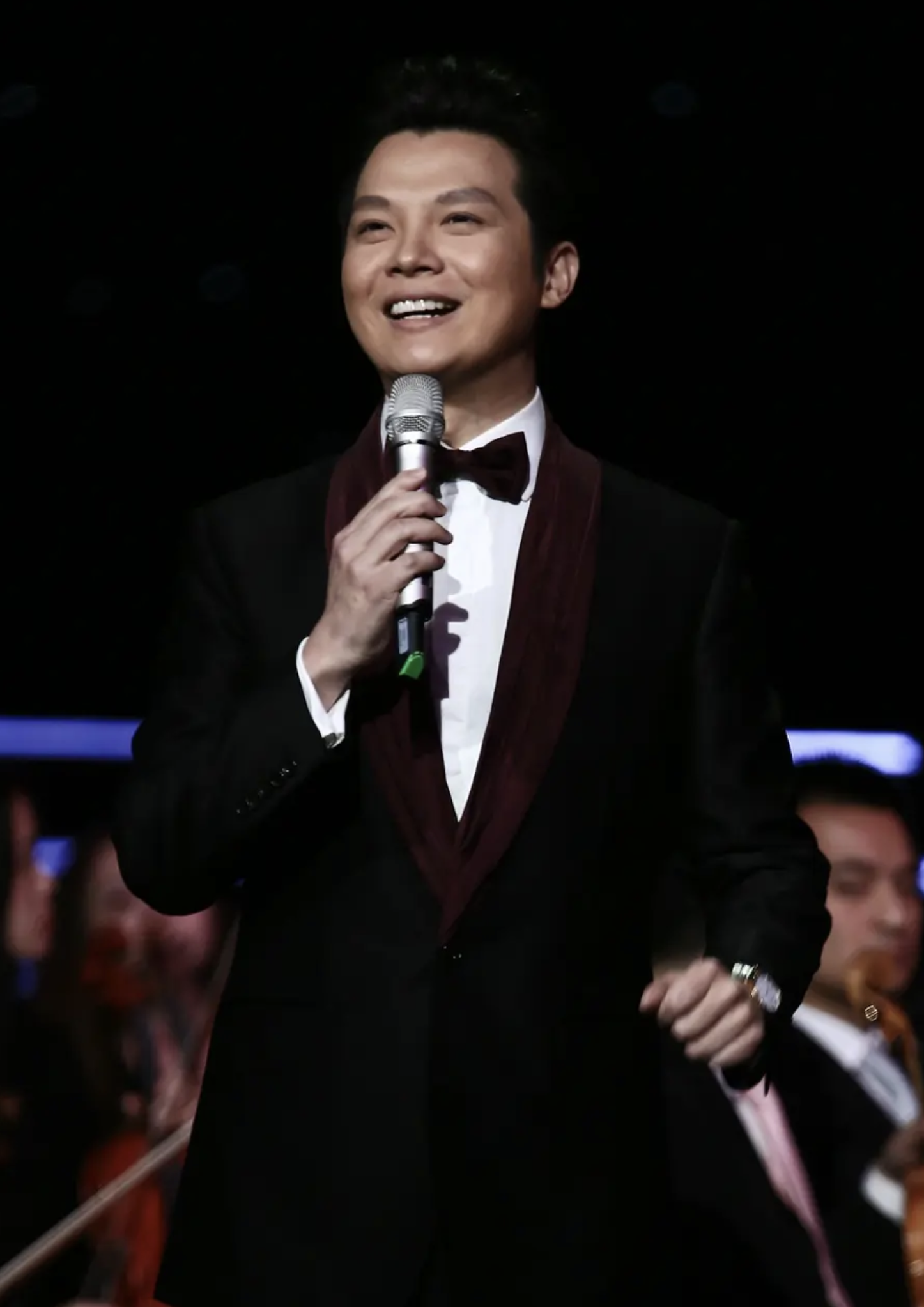 主持人任鲁豫被富家千金倒追妻子高龄生二胎活成人生赢家